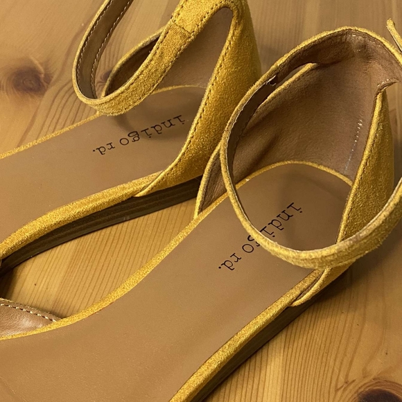 INDIGO YELLOW FLATS - WOMANS SIZE 7.5 - Picture 6 of 11